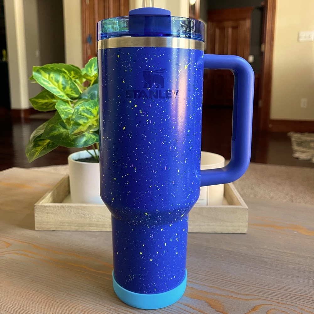 Custom: 40 oz iris splatter Stanley